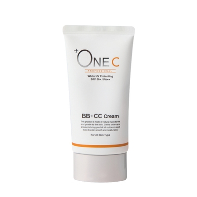 SPF50+/PA++なのに軽い付け心地で保湿パックをしている様な潤い感