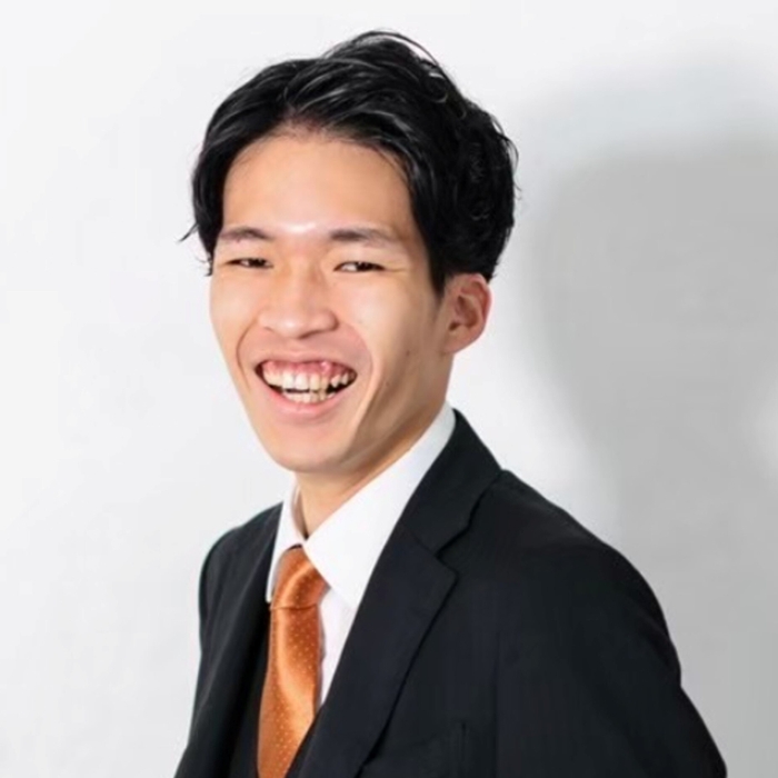 ピアノお兄さん:新井瑛久(ピアノ)