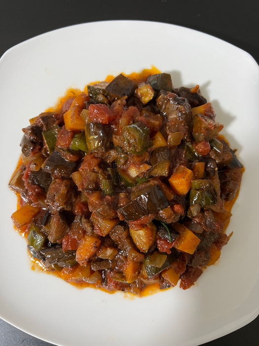 モルドバを代表する伝統料理「ギヴェチ」