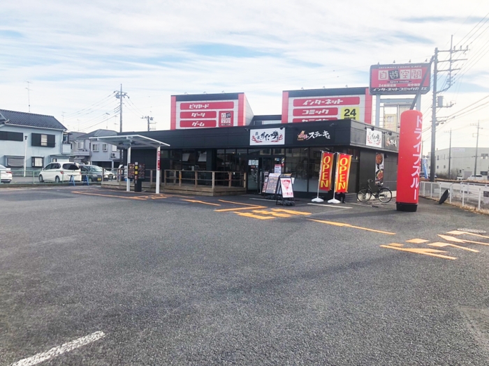 【アントワークス初の2業態複合型店舗】伝説のステーキ屋・伝説のすた丼屋 鴻巣店外観イメージ