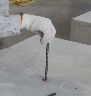 写真2：差し筋の挿入