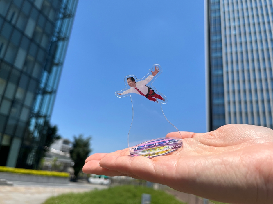 【はぴエネ!公式グッズ】空飛ぶフライングでんじろう