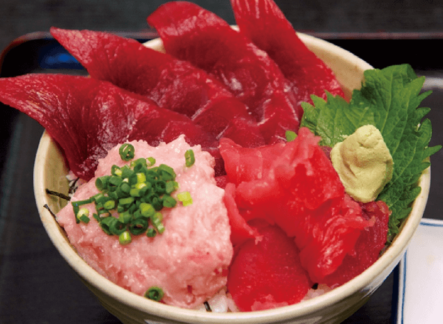 マグロ尽くし丼