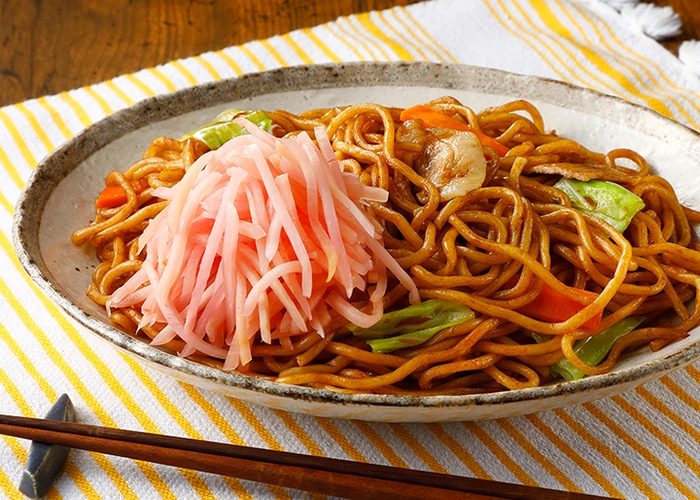 「焼きそば専用 岩下の新生姜」盛付例