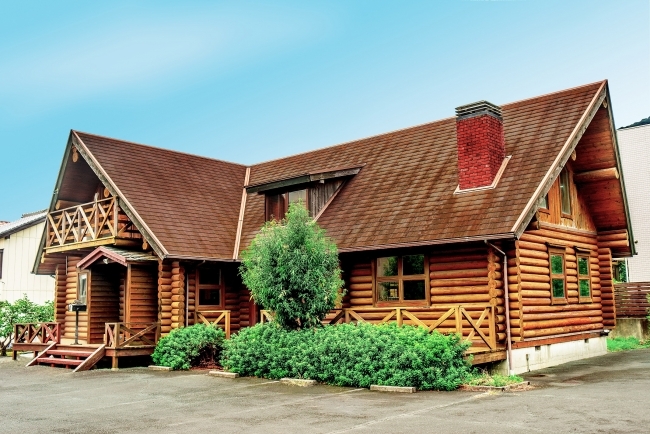 豊橋新本社: ログハウスをリノベーションした社屋