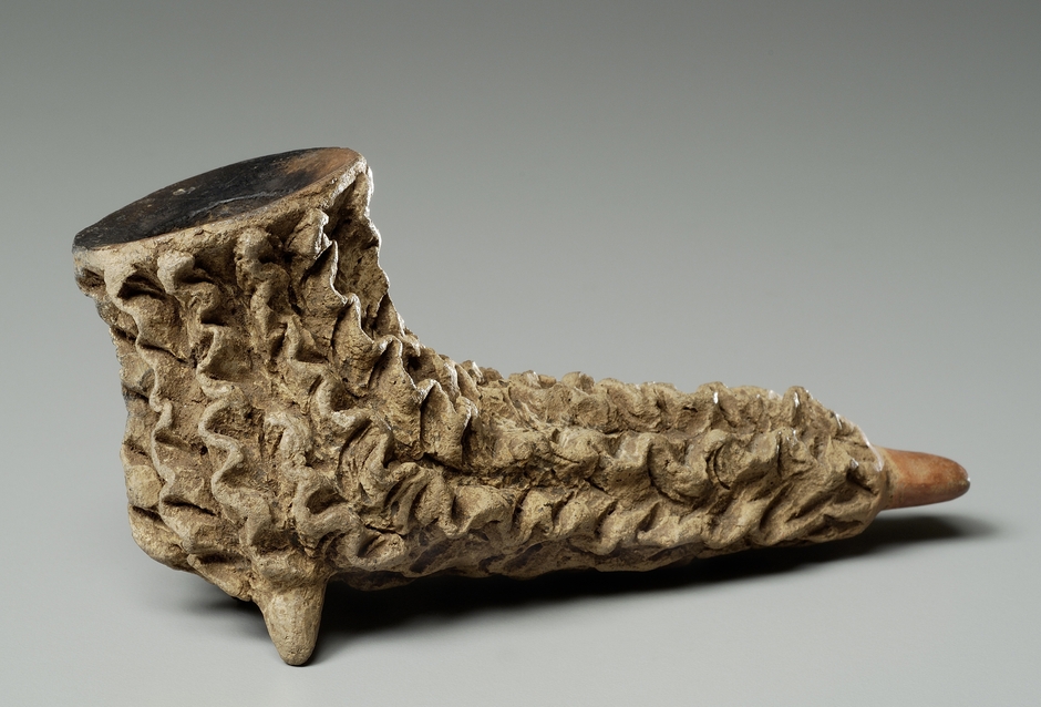 (Photo_04)しぼ状脚付土製パイプ メキシコ西部地方　11世紀～16世紀初頭