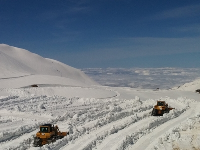 アルペンルート開通に向け除雪作業中!