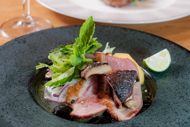 みやぎ冬の味覚！未来を担う若手が手掛けた「仙南せり」を宮城一の坊グループの温泉リゾートで味わう