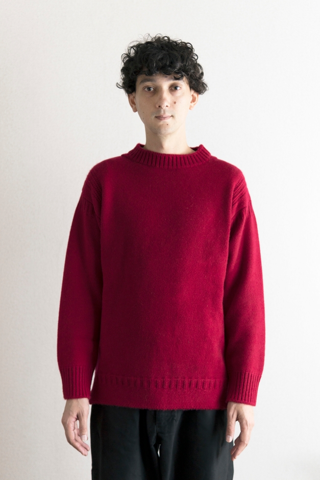 モデル着用男性(赤)