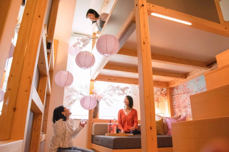 プライベート感たっぷり!ホテルの客室でお花見気分!「夜通し居酒屋お花見プラン」イメージ