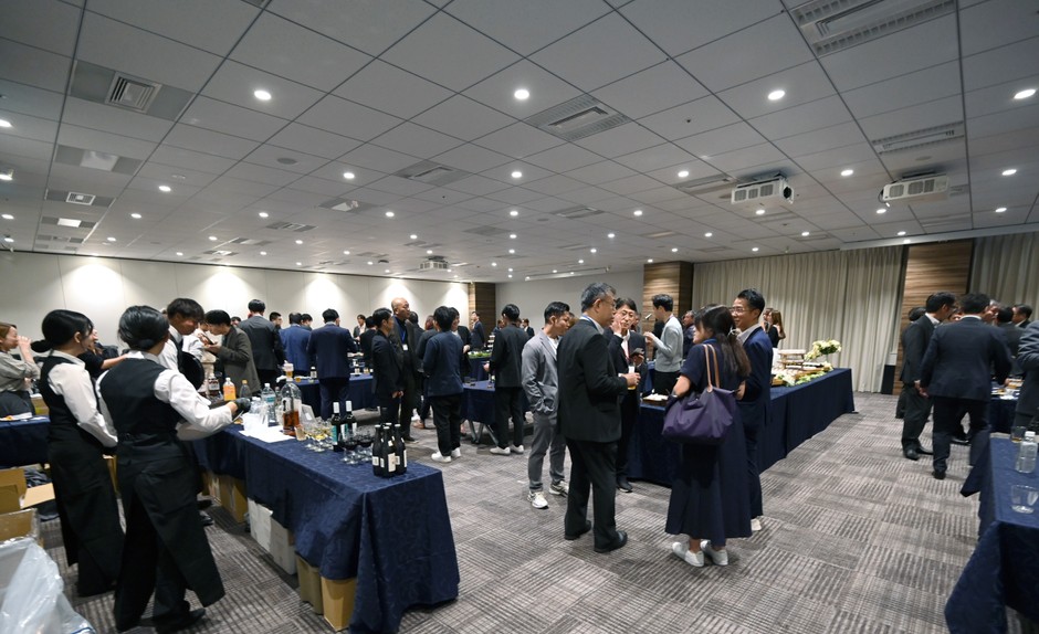 懇親会の様子(25年開催時)