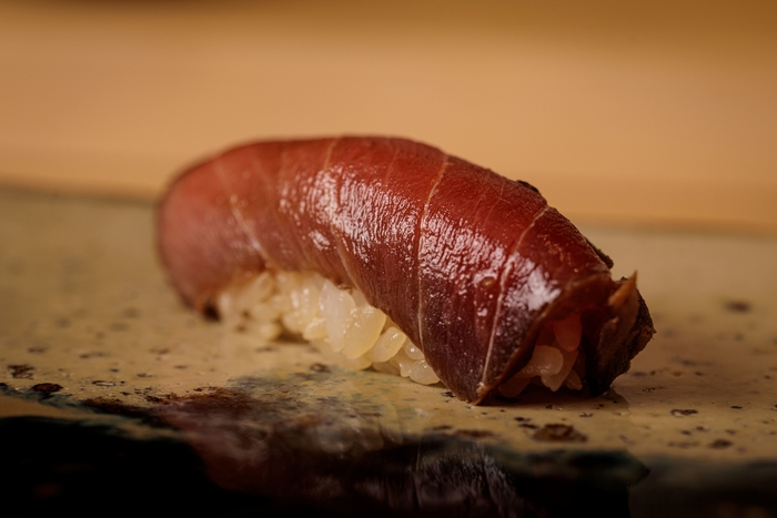 屋形船「鮨 おりがみ」天然生本まぐろ赤身漬け