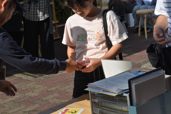 自動車図書館でも本を借りられます