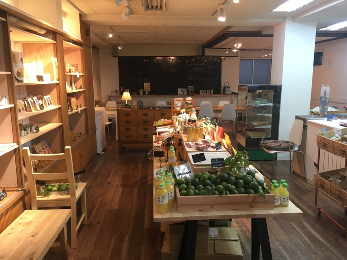 SHOP & CAFE 九州堂 内観2