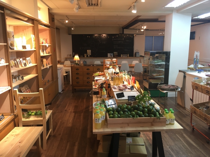 SHOP ＆ CAFE 九州堂 内観2