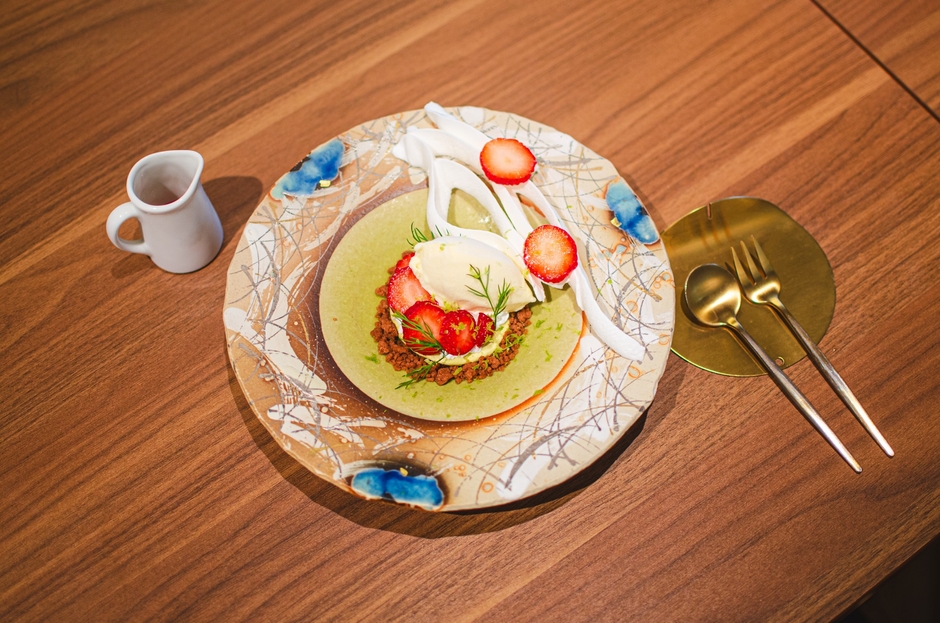 信州産夏いちごとピスタチオ