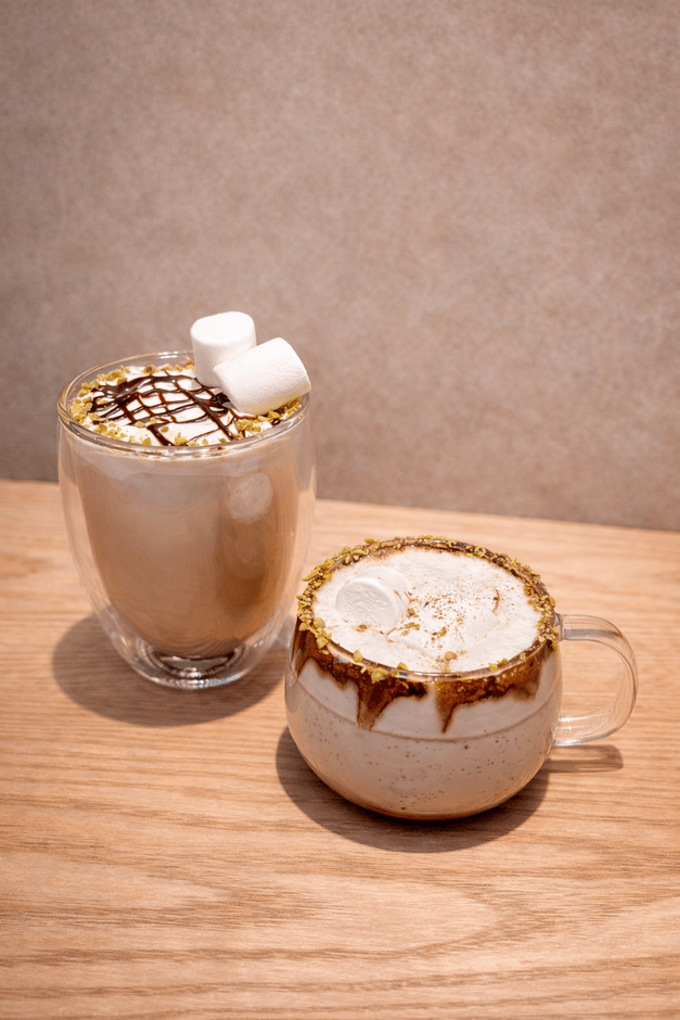 アイスほうじ茶ショコララテ／ほうじ茶ショコララテ