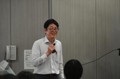 科目を担当する壷内慎二教授