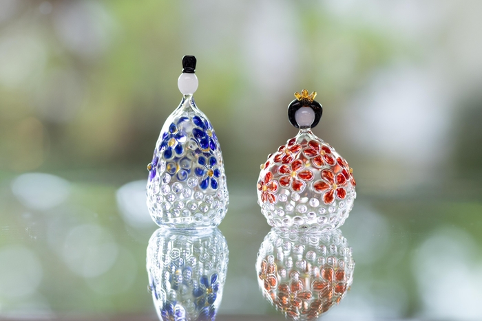 表情や色合いが1点1点異なる