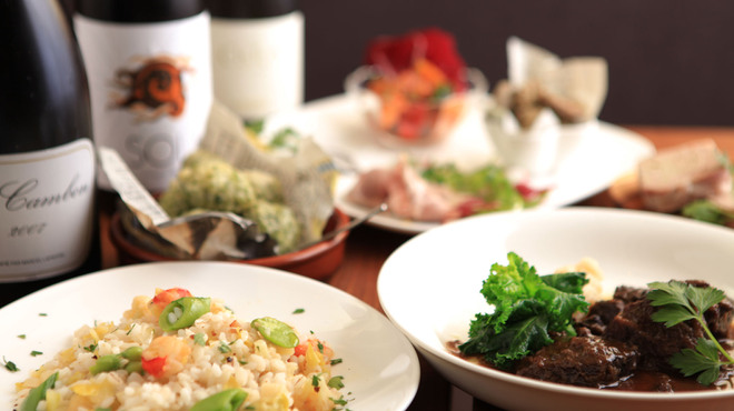 料理もお酒も本格派!美味しいビストロ料理とお酒が楽しめる『blanDouce bar&kitchen』の情報を駅近ドットコムで公開