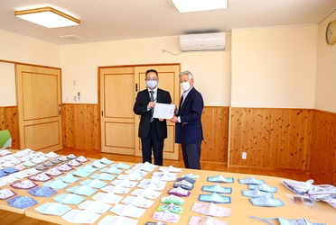 子供たちの希望のデザイン反映させて ハンドメイドにて制作を行った 銀イオンAg+「ファスナー開閉式3D立体マスク」を 社会福祉法人あいむ様へ130枚寄贈