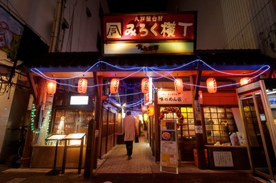 ４