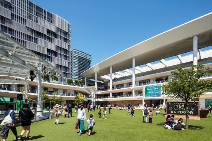 ラゾーナ/ルーファ広場