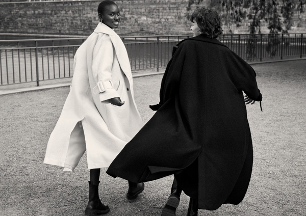 (左右共に)ウールブレンドロングコート¥9,999(52% リサイクルウール 46% リサイクルポリエステル)