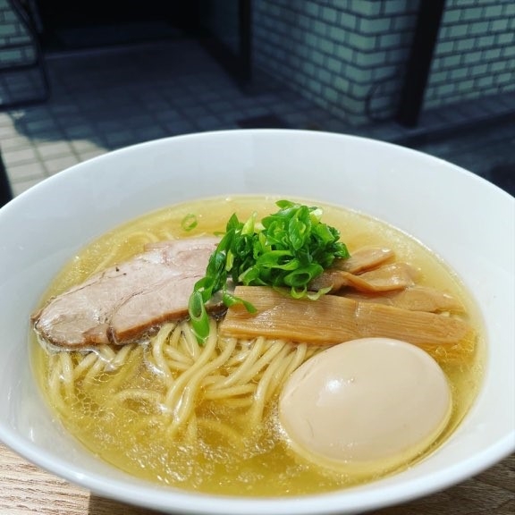 塩らぁめん　味玉のせ 