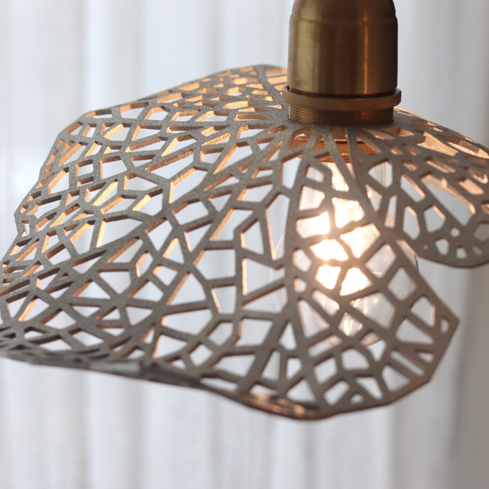 錫のペンダントライト 葉3