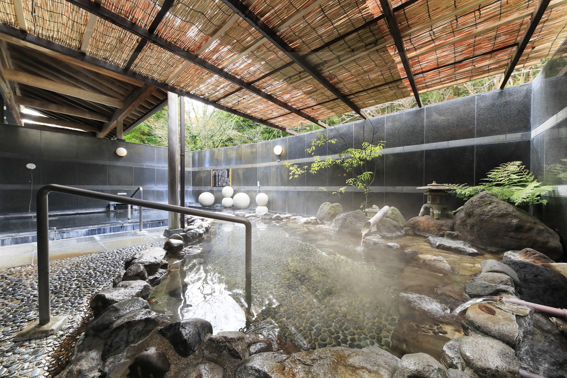 磐梯熱海温泉の湯を堪能する <大浴場>