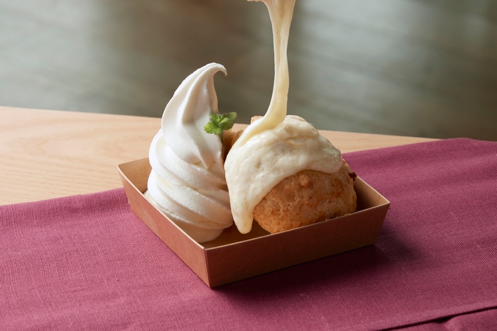 【かふぇあま屋 NISEKO】ニセコ生スコーン とろけるcheese＆ソフトクリーム