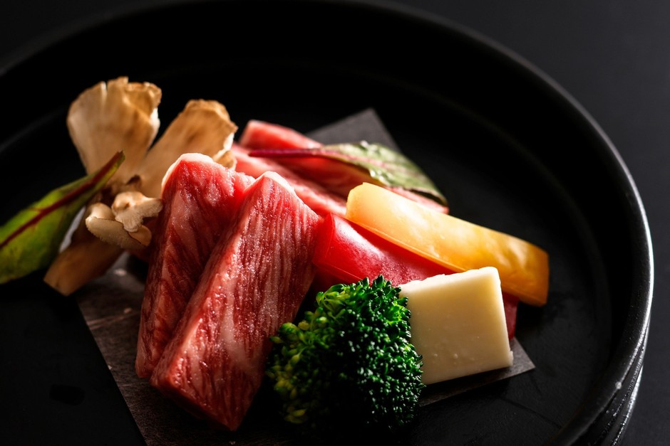 【冬の献立一例】黒毛和牛料理［一例］　料理長が吟味した上質な黒毛和牛ステーキ