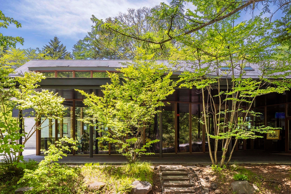 森の中にある「村民食堂」