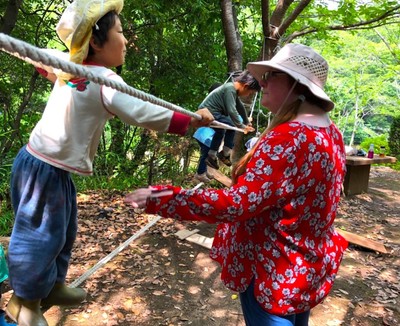 自然の中での遊びは無限大!子供の好奇心・想像力を育みます
