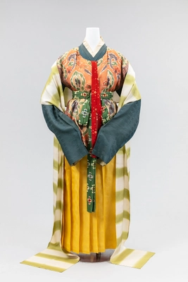 日本女性の衣服の移り変わりを巡る展覧会 「再現　女性の服装1500年─京都の染織技術の粋─」が まもなく終了　古墳時代から明治時代初期までの女性の服装の変遷