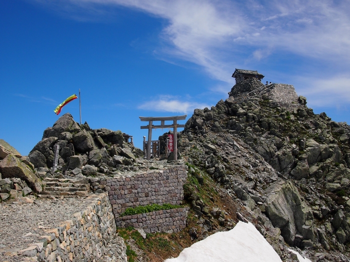 天空の社「雄山神社峰本社」