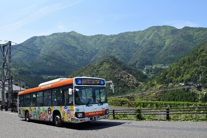 八木新宮特急バスと谷瀬の吊り橋