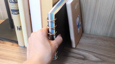 「紙の見本帳ノート」使用イメージ