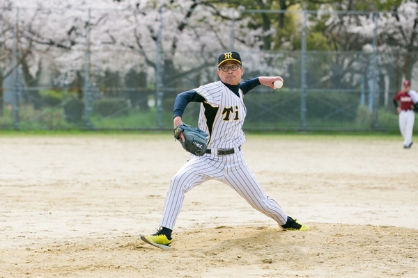 日本プロ野球初のスイッチピッチャー近田豊年がギネス挑戦 　わかさスタジアム京都で10月12日に実施 　スイッチ投法で左右合計266kmを目指す