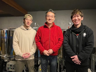 左から LIBROM 穴見さん、吟天 小田切、LIBROM 柳生さん