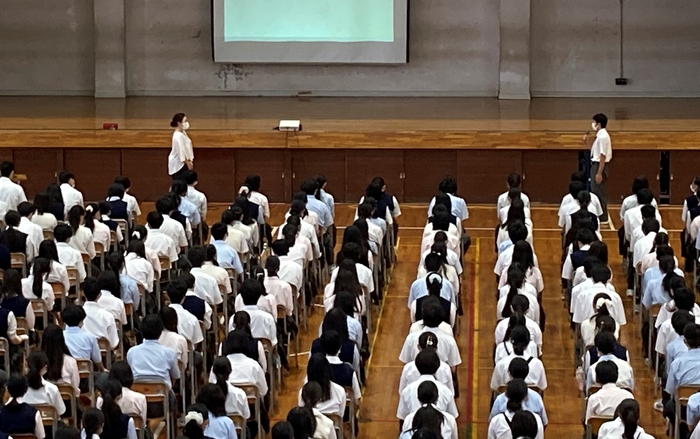 千葉県立松戸高等学校 自転車安全教室 講演の様子4