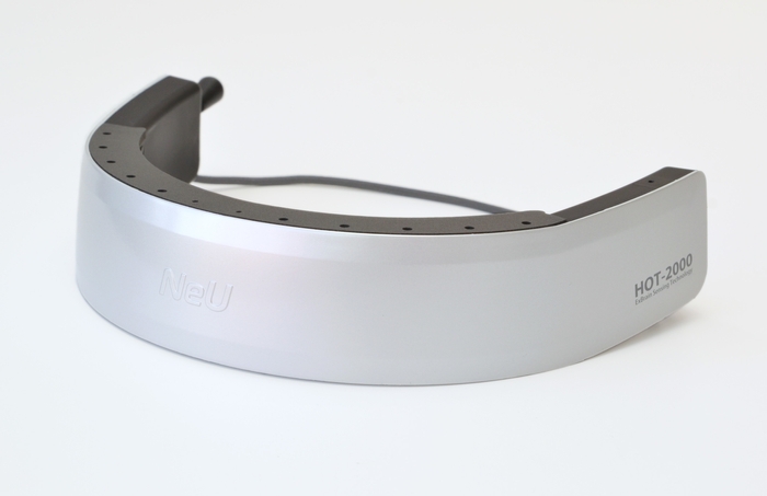 携帯型脳活動計測装置「HOT-2000」(株式会社NeU製)