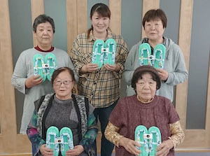 石巻と南三陸のメンバーが作った布ぞうり