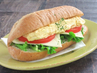 調理例：たまごと野菜のサンドイッチ