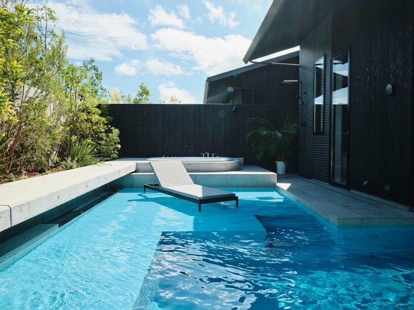 SUITE VILLA (スイートヴィラ)棟プールサイド