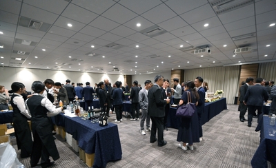 懇親会の様子(25年開催時)