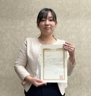 受賞者 当社 ミルクサイエンス研究所(受賞時)塚越 詩織