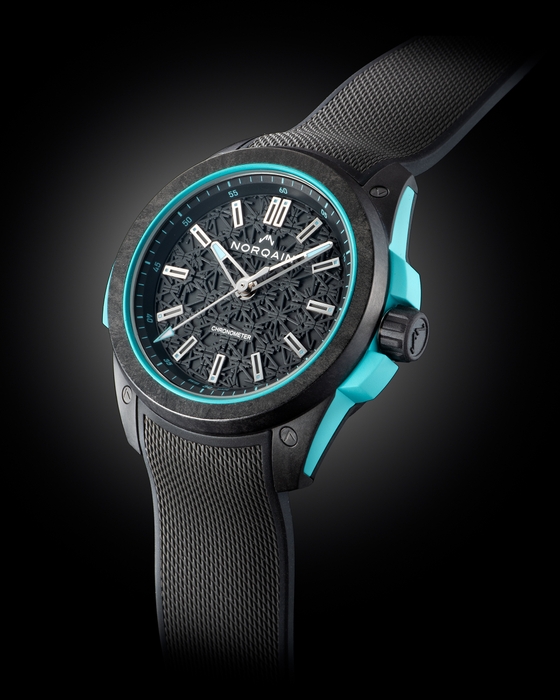 文字盤にはノルケインロゴ