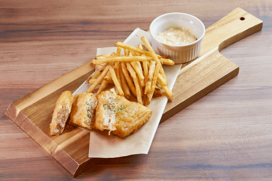 フィッシュ＆チップス　990円（税込）